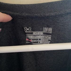 UNDER ARMOUR long sleeve top. Size lg
